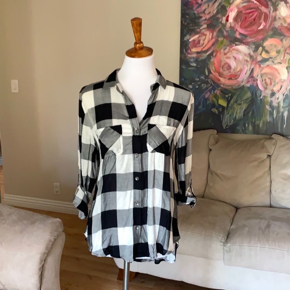 Rock & Republic black & white button down collar